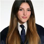 Doy clases de inglés de apoyo escolar porque tengo muchas ganas de entrar en el mundo laboral y me gusta trabajar con niños